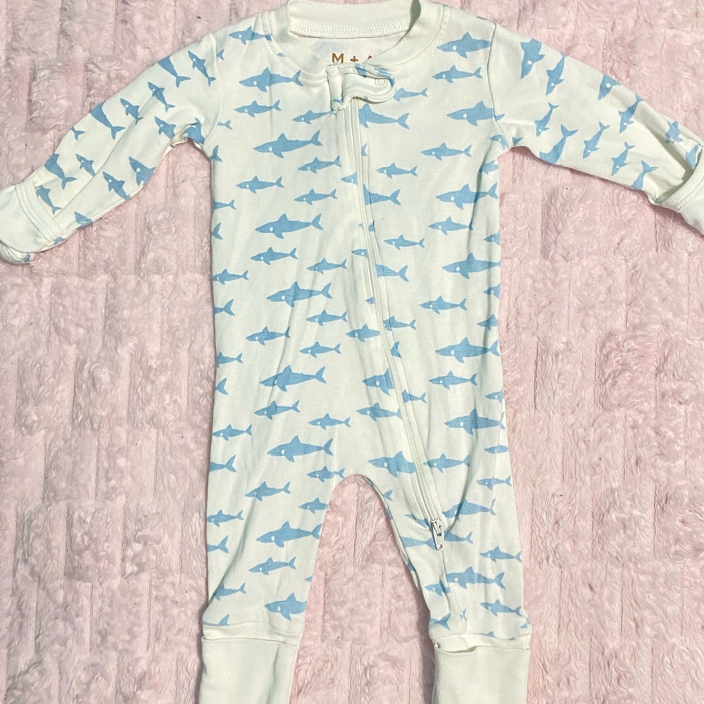 Baby shark sleeper